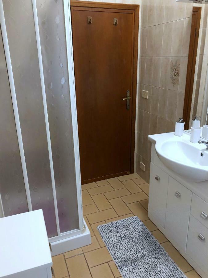 Casa Vacanza Ilia Pescia Luaran gambar
