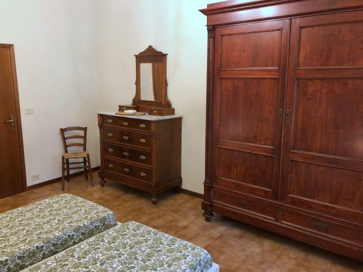 Casa Vacanza Ilia Pescia Luaran gambar