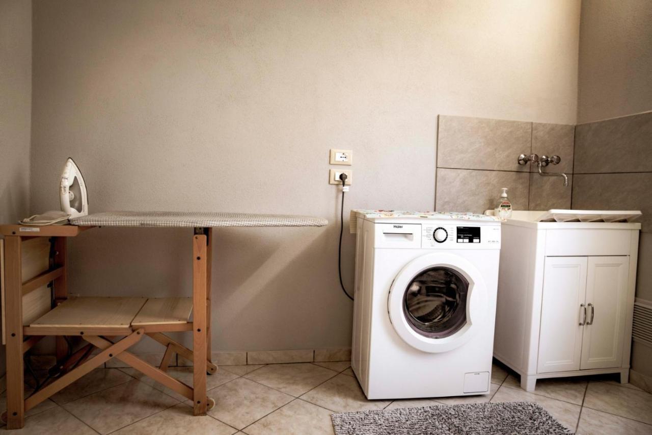 Casa Vacanza Ilia Pescia Luaran gambar