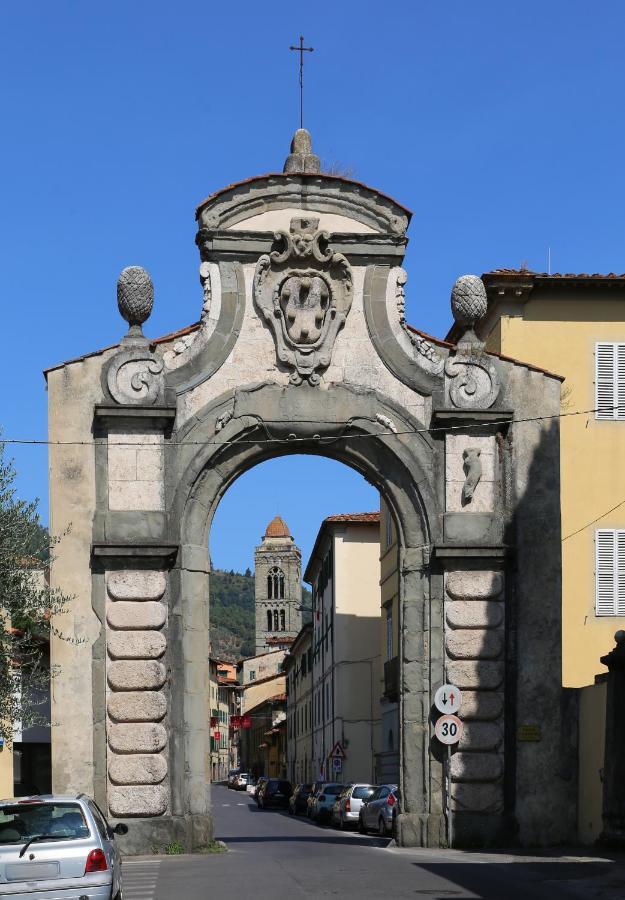 Casa Vacanza Ilia Pescia Luaran gambar