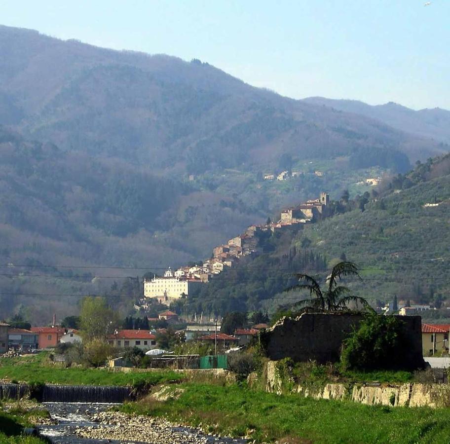 Casa Vacanza Ilia Pescia Luaran gambar